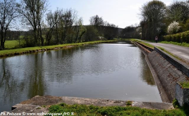 Écluse 15 du canal du Nivernais