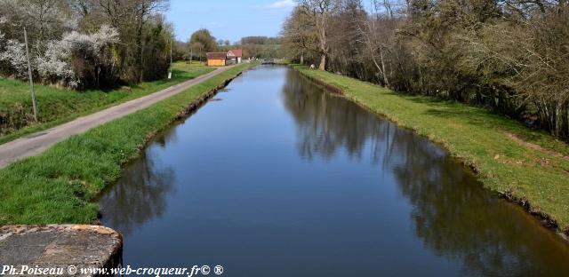 Écluse n°16 du Canal-du-Nivernais