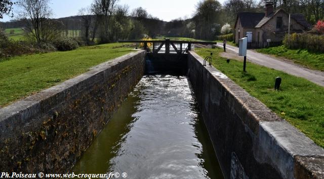 Écluse n°16 du Canal-du-Nivernais