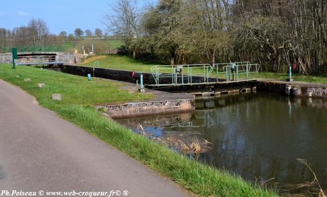 Écluse n°16 du Canal-du-Nivernais