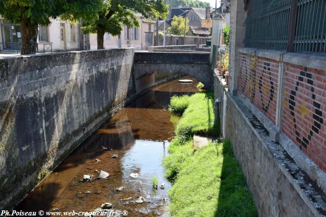 Moulins-Engilbert