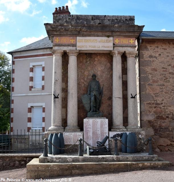 Monument aux Morts d'Alligny en Morvan