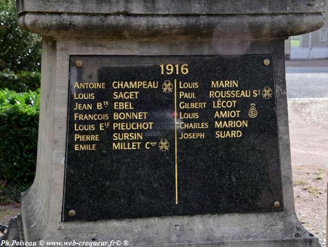 Monument aux Morts de Varennes les Nevers Nièvre Passion