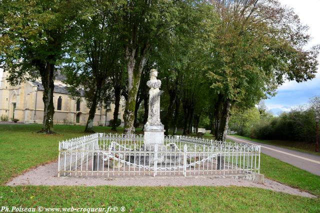 Monument aux Morts de Urzy