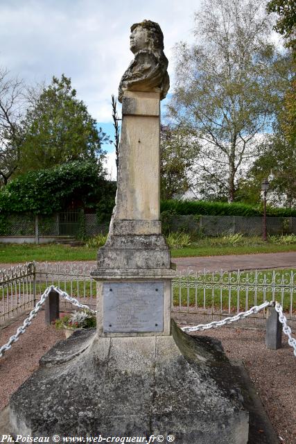 Monument aux Morts d'Urzy