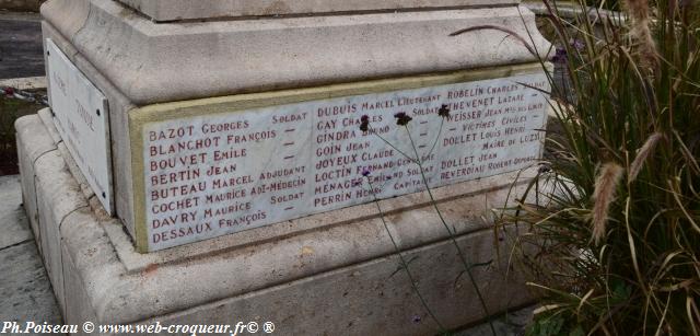 Monument aux Morts de Luzy