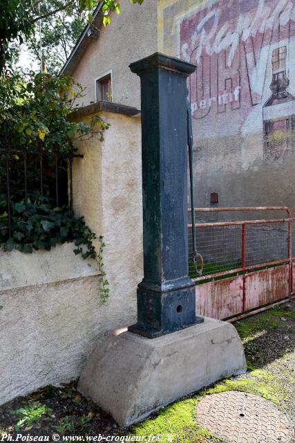 Pompes à bras des ponts de Varzy