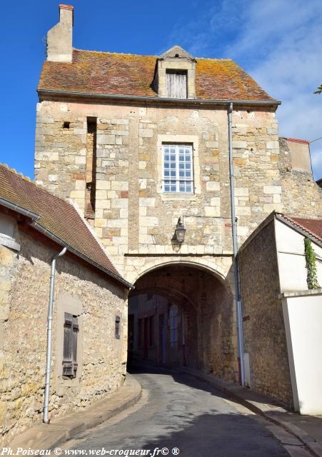 La Porte du Marquis d'Ancre de Decize Nièvre Passion