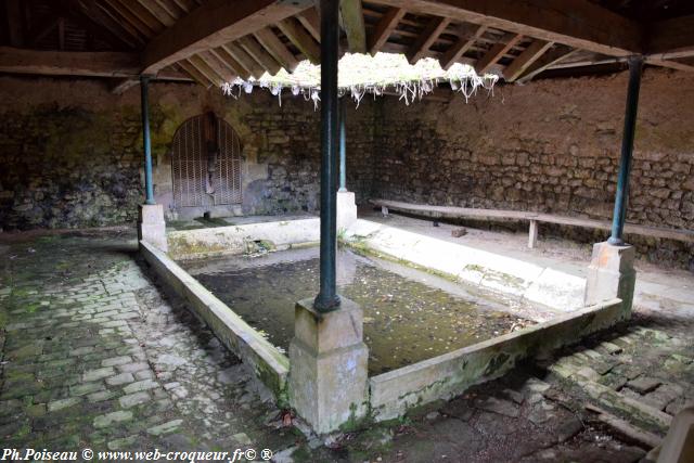 Lavoir du centre d'Olcy Nièvre Passion