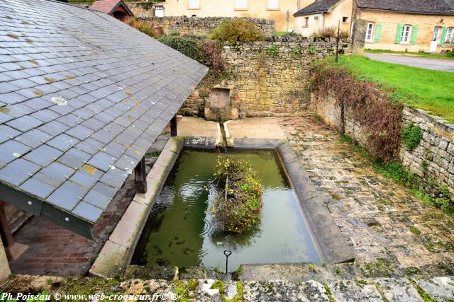 Le lavoir du centre d'Arthel