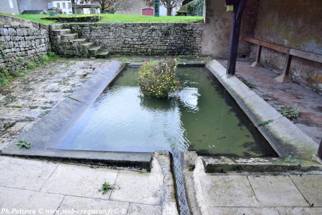 Le lavoir du centre d'Arthel