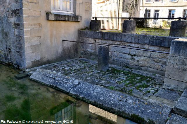 Le lavoir rue des Fontaines de Dornecy
