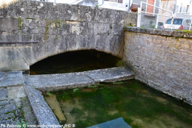 Le lavoir rue des Fontaines de Dornecy
