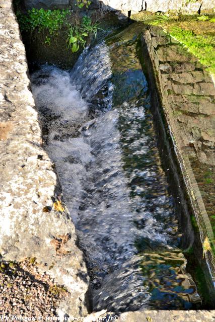 Le lavoir rue des Fontaines de Dornecy