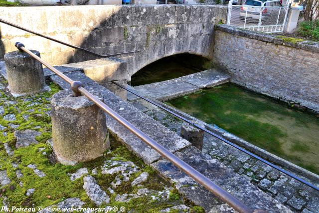 Le lavoir rue des Fontaines de Dornecy