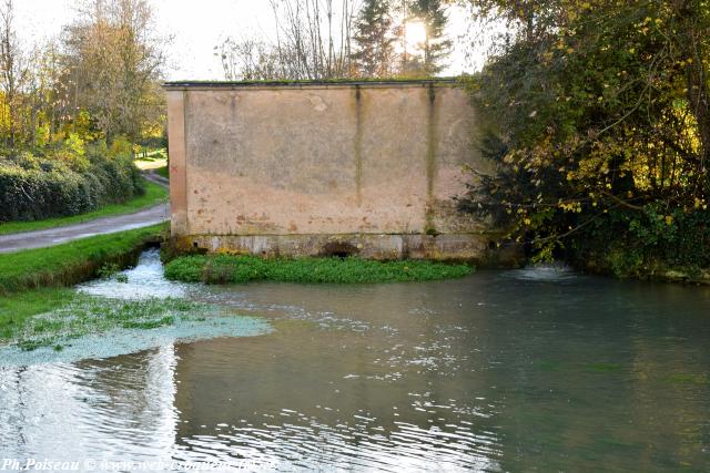Le lavoir de la source d'Arthel
