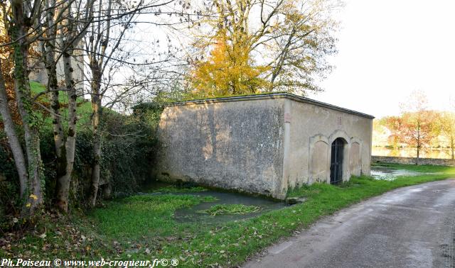 Le lavoir de la source d'Arthel