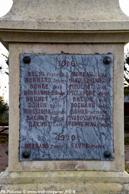 Monument aux Morts de Crux la Ville