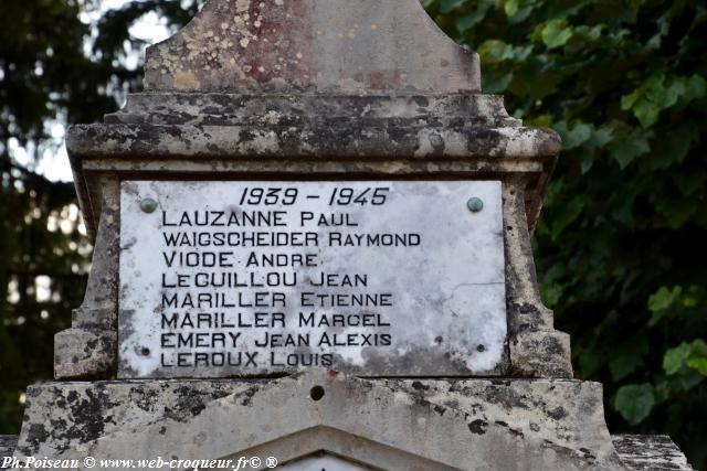 Monument aux Morts Montsauche les Settons