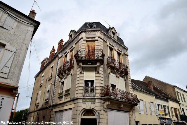 Ancienne pharmacie de Luzy