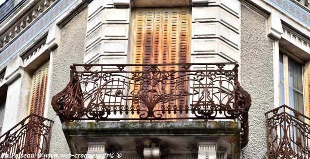 Ancienne pharmacie de Luzy