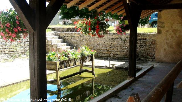 Le lavoir du centre d'Arthel