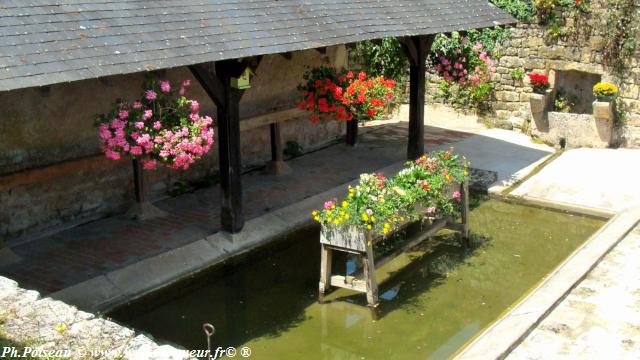 Le lavoir du centre d'Arthel