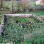 Lavoir de Mouches et sa remarquable Fontaine