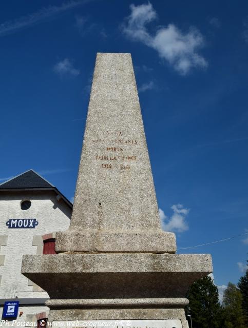 Monument aux Morts de Moux en Morvan un hommage