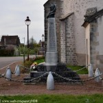 Monument aux Morts de Pazy un hommage
