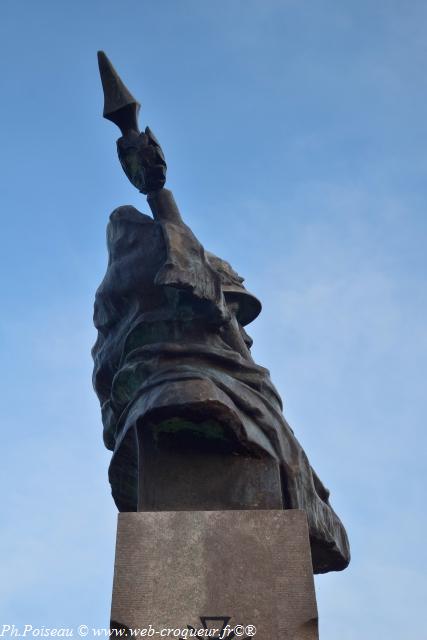 Monument aux Morts de Pazy