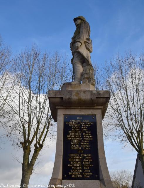 Monument aux Morts de Saint-Saulge