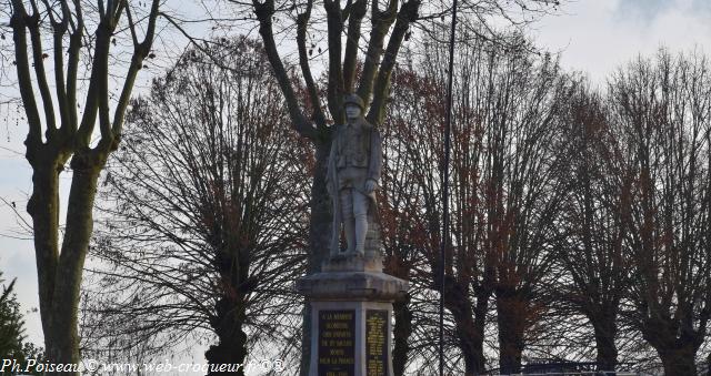 Monument aux Morts de Saint-Saulge