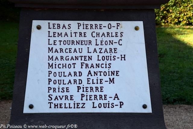 Monument Aux Morts de Tamnay en Bazois