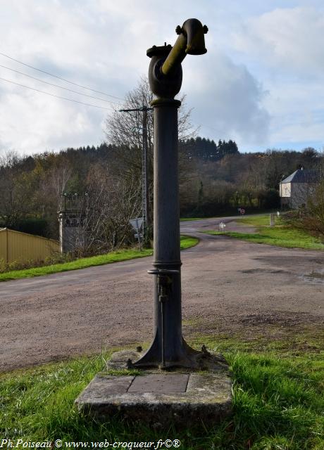 La pompe du tacot de Saint-Saulge