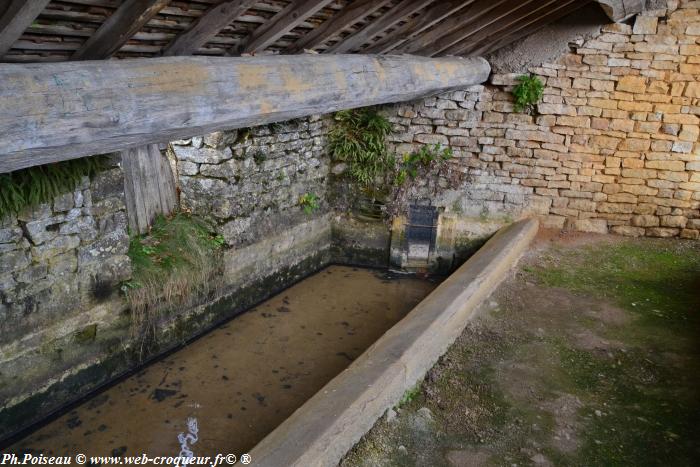 Petit lavoir de Chivres