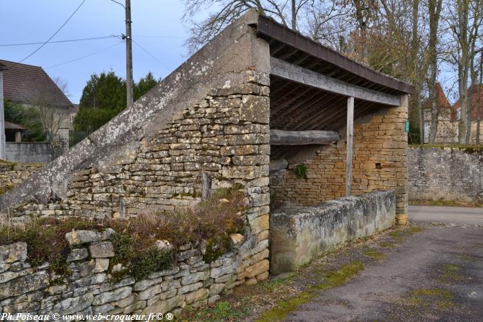 Petit lavoir de Chivres