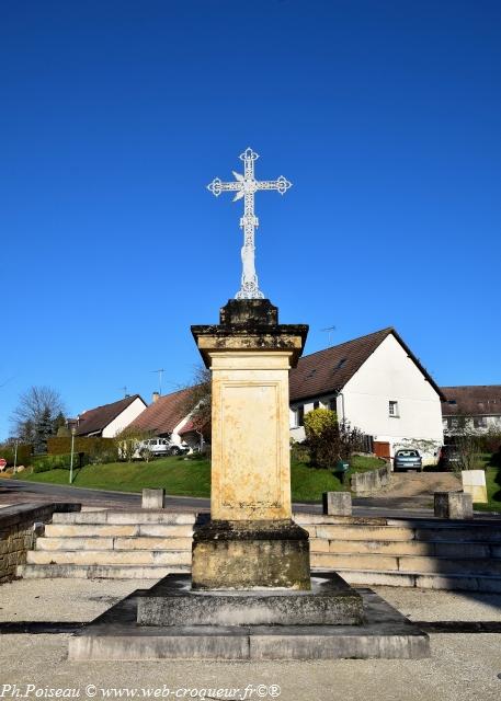 Croix de Sauvigny les Bois