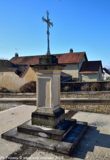 Croix de Sauvigny les Bois