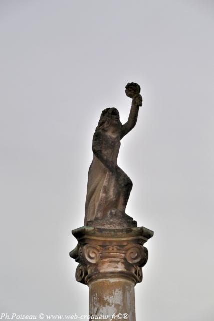 Monument aux Morts de Corvol l'Orgueilleux Nièvre Passion