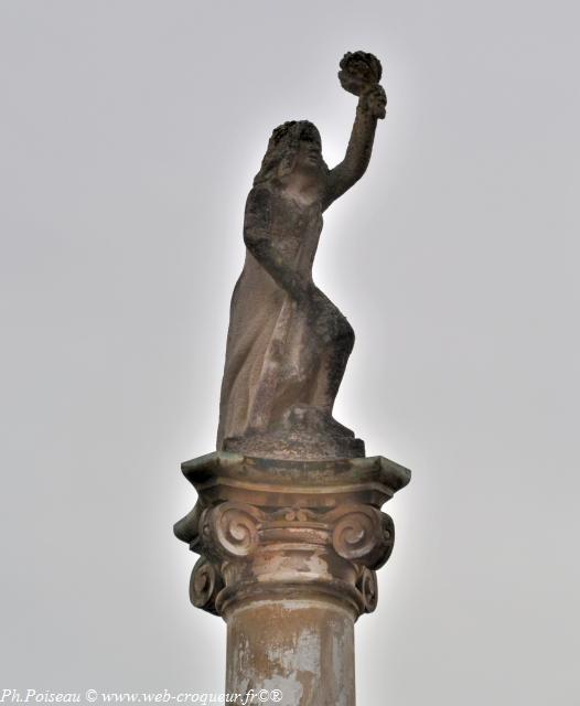 Monument aux Morts de Corvol l'Orgueilleux Nièvre Passion