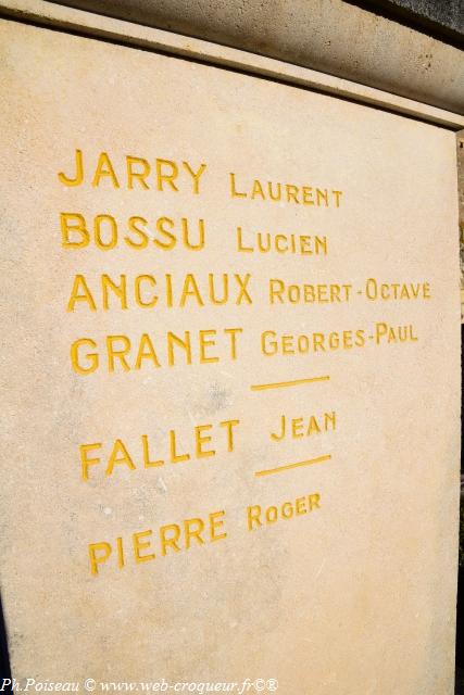 Monument aux morts de Sauvigny les Bois Nièvre Passion