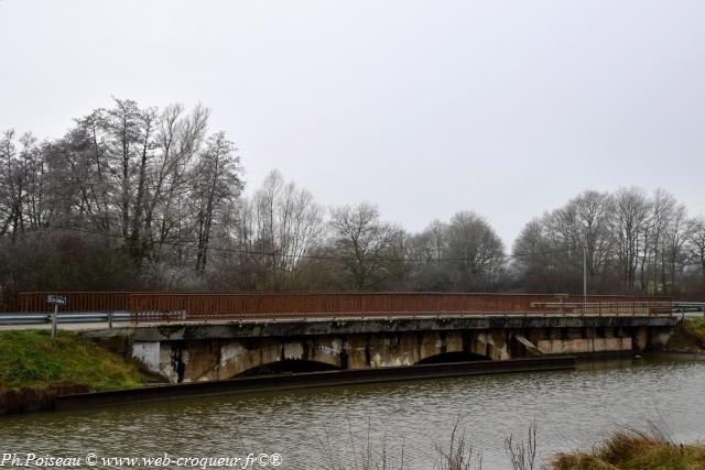 Canal latéral à la Loire La Colâtre Nièvre Passion