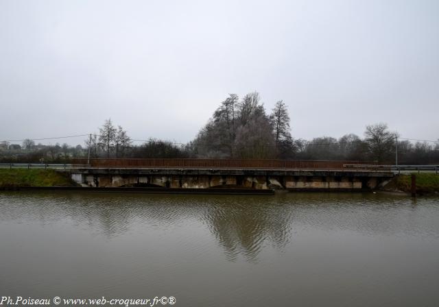 Canal latéral à la Loire La Colâtre Nièvre Passion