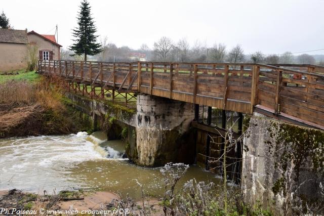 Canal latéral à la Loire La Colâtre Nièvre Passion