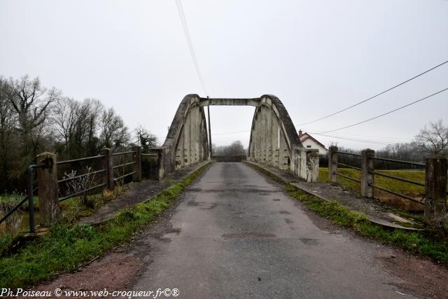 Pont sur le Canal de la Loire Nièvre Passion