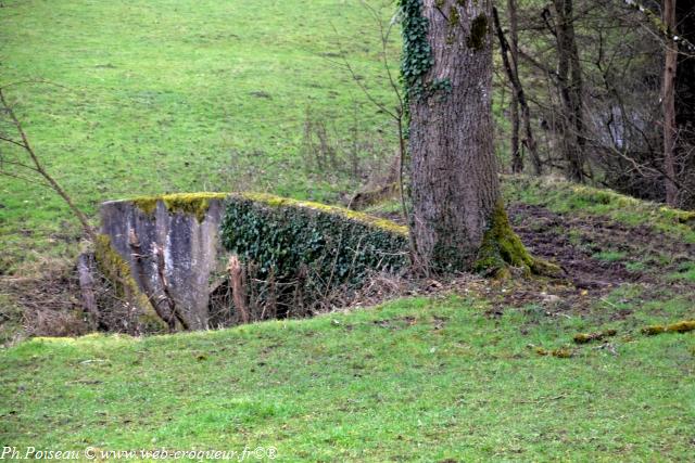 Pont sur la Nièvre d'Arzembouy