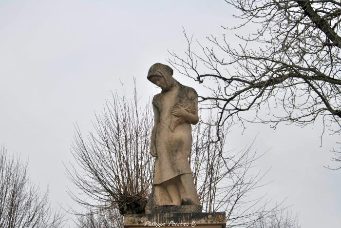 Monument aux morts de Tazilly