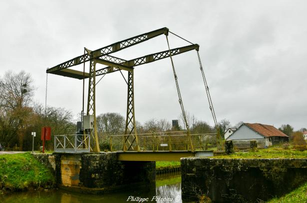 Pont levis de l'écluse n° 37