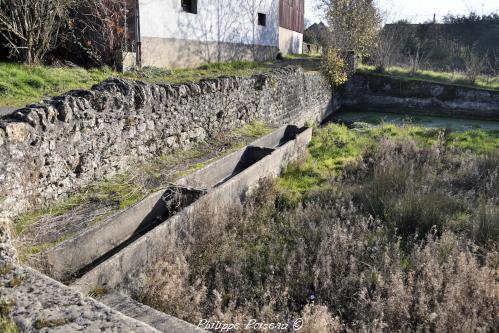 Abreuvoir de Charlay un patrimoine vernaculaire de Varzy